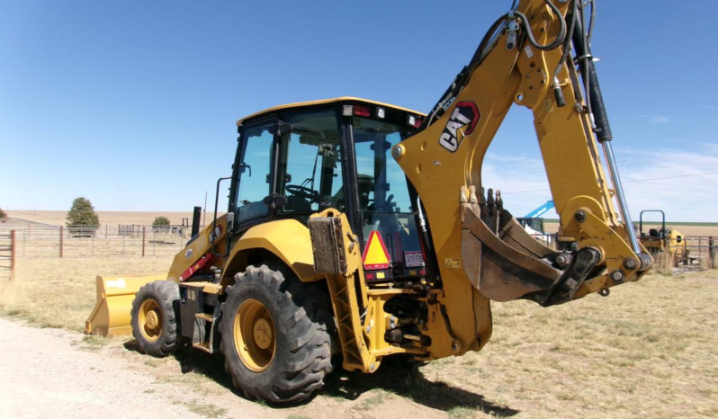 
								2020 Caterpillar 420ST Backhoe full									