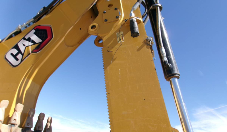 
								2020 Caterpillar 420ST Backhoe full									