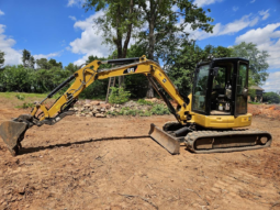 
										2017 Cat 305.5 e2 CR Mini Excavator full									