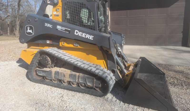 
								2023 Deere 331G Skid Steer full									