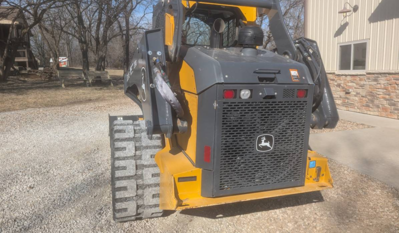 
								2023 Deere 331G Skid Steer full									