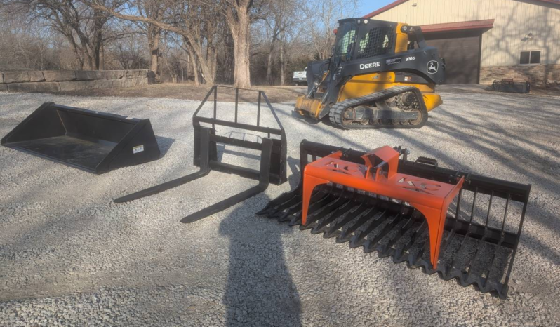 
								2023 Deere 331G Skid Steer full									