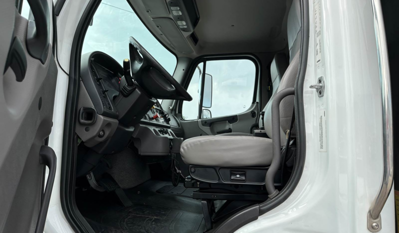 
								2019 Freightliner 300 HP Dump Truck full									