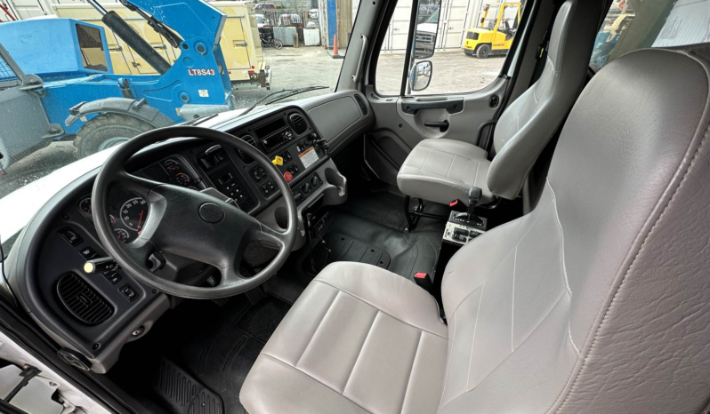 
								2019 Freightliner 300 HP Dump Truck full									