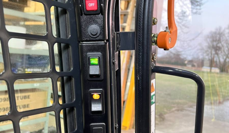 
								2015 Bobcat S450 Skid Steer full									