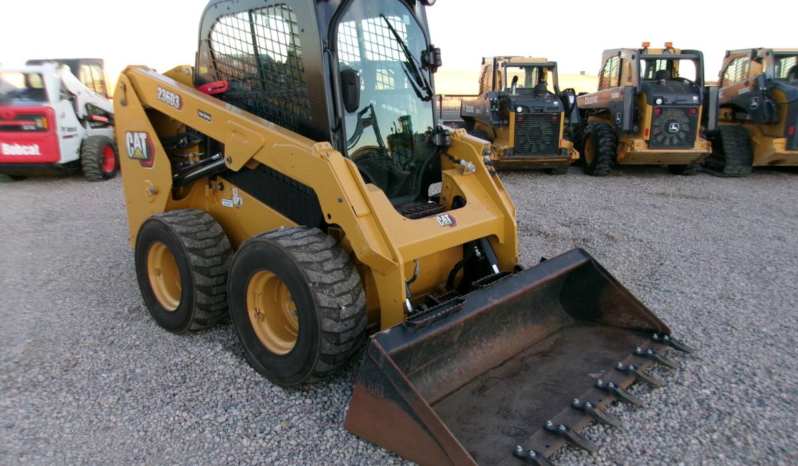 
								2021 Caterpillar 236D3 Skid Steer full									