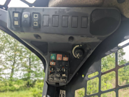 
										2018 John Deere 323E Skid Steer full									