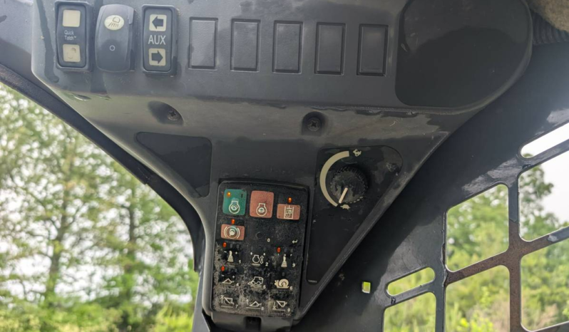 
								2018 John Deere 323E Skid Steer full									