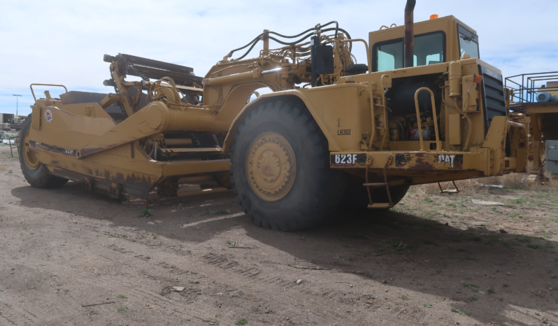 
								Caterpillar 623F Scraper full									