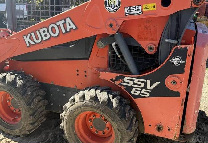 
								2016 Kubota SSV65 Skid Steer full									