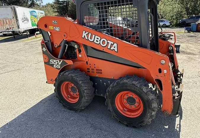 
								2016 Kubota SSV65 Skid Steer full									
