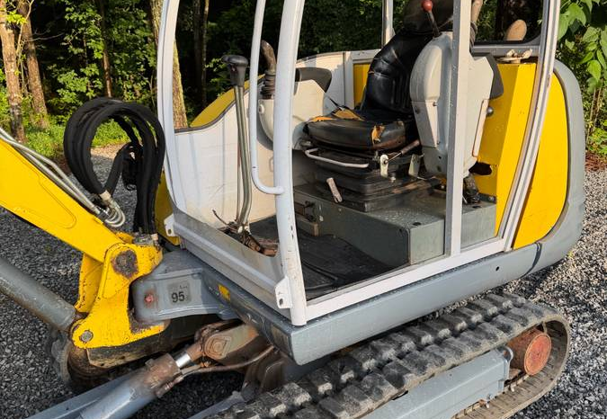 
								2017 Wacker Neuson 3503 Mini Excavator full									