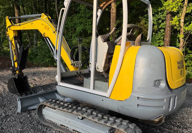 
								2017 Wacker Neuson 3503 Mini Excavator full									