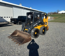 
										2018 John Deere 318G Skid Steer full									