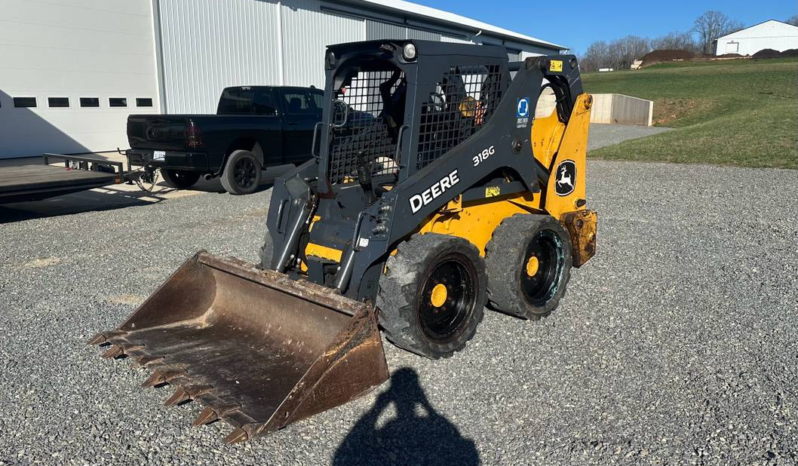 
								2018 John Deere 318G Skid Steer full									