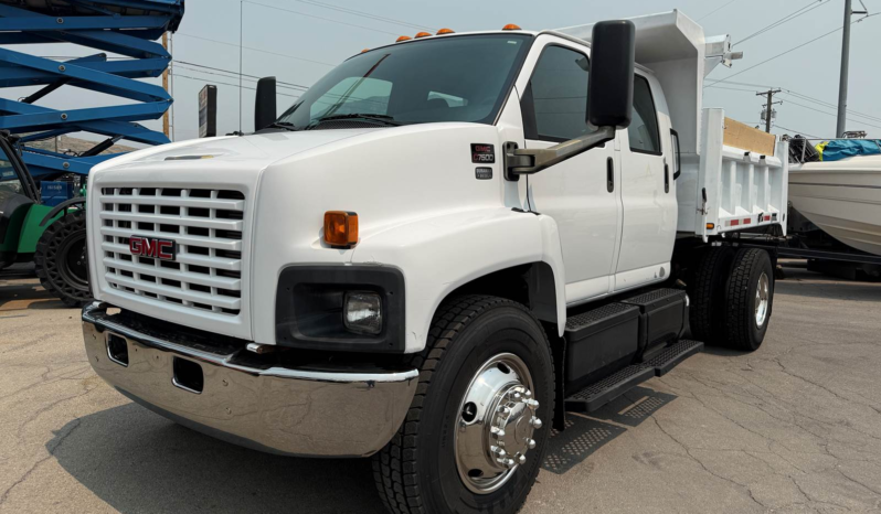 
								Used Dump Truck Crew Cab 2005 GMC C7 Duramax 7.8L Diesel Automatic Bobtail 51k Miles! NON CDL!! full									