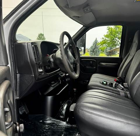 
								Used Dump Truck Crew Cab 2005 GMC C7 Duramax 7.8L Diesel Automatic Bobtail 51k Miles! NON CDL!! full									