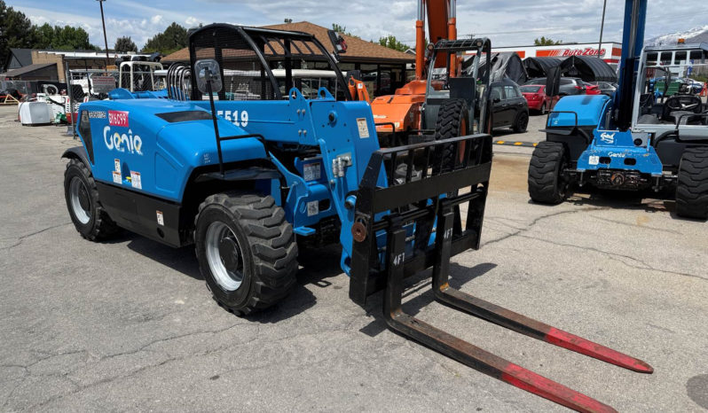 
								Used Telehandler Forklift 2018 Genie GTH-5519 5,500 LB 19′ Reach Telescopic Fork Lift full									
