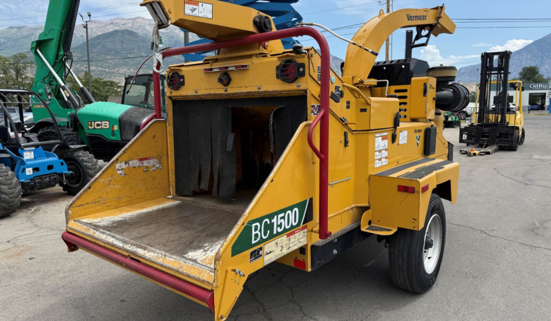
								Used Wood / Brush Chipper 2021 Vermeer BC1500 15″ Portable full									